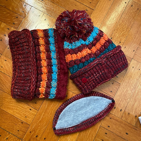 Women Winter Pompom Beanie Hat with Warm Fleece Lined Gaiter Scarf & Face Mask - Picture 5 of 6